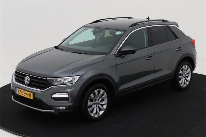 VOLKSWAGEN T-ROC 2018 wvgzzza1zkv012026