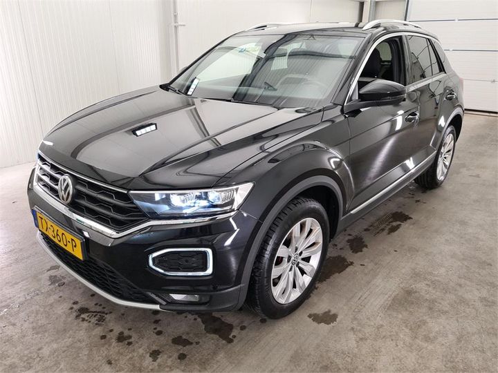 VOLKSWAGEN T-ROC 2018 wvgzzza1zkv012481