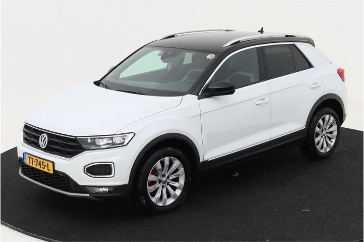 VOLKSWAGEN T-ROC 2018 wvgzzza1zkv014140