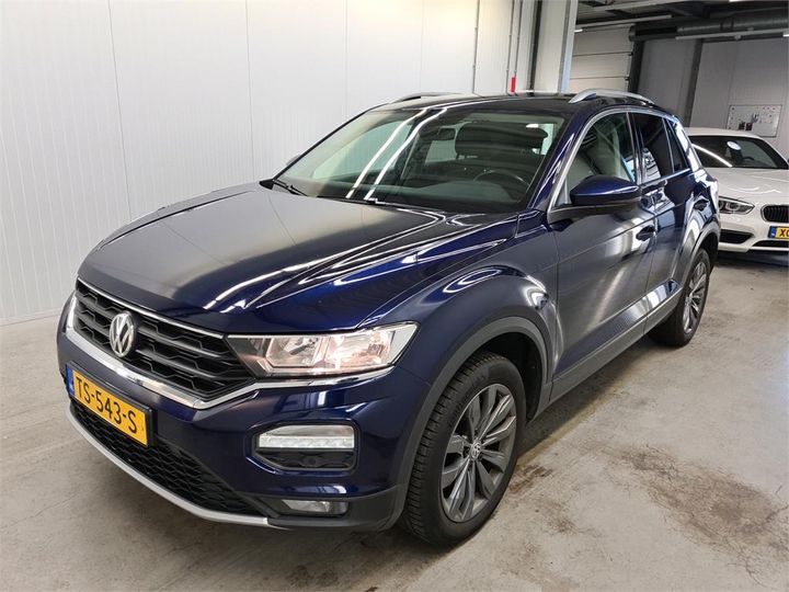 VOLKSWAGEN T-ROC 2018 wvgzzza1zkv014381