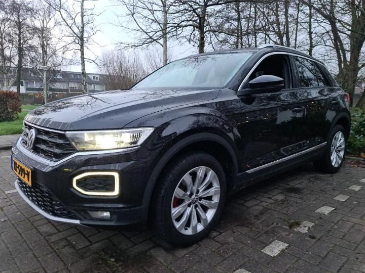 VOLKSWAGEN T-ROC 2018 wvgzzza1zkv014883