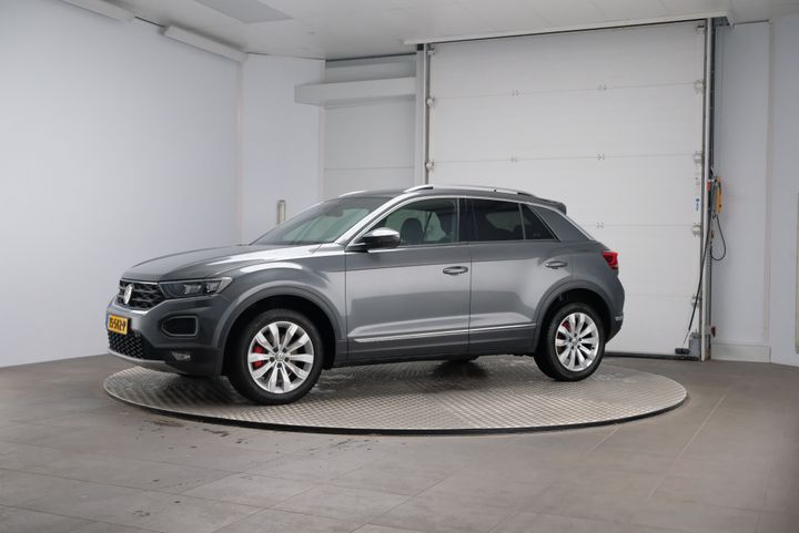 VOLKSWAGEN T-ROC 2018 wvgzzza1zkv014895