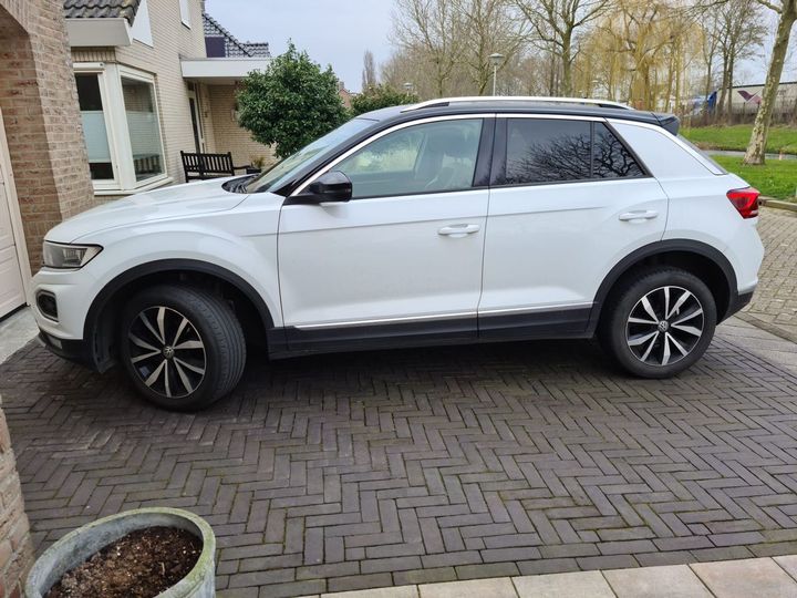 VOLKSWAGEN T-ROC 2019 wvgzzza1zkv017378