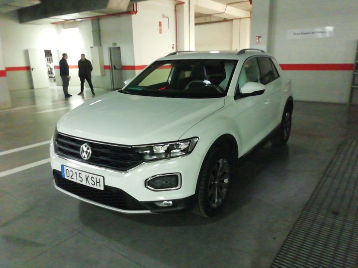 VOLKSWAGEN T-ROC 2018 wvgzzza1zkv036044