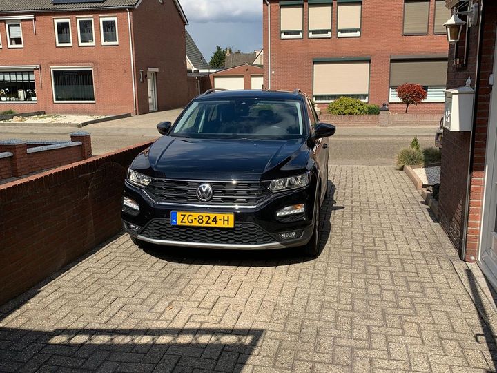 VOLKSWAGEN T-ROC 2019 wvgzzza1zkv052193