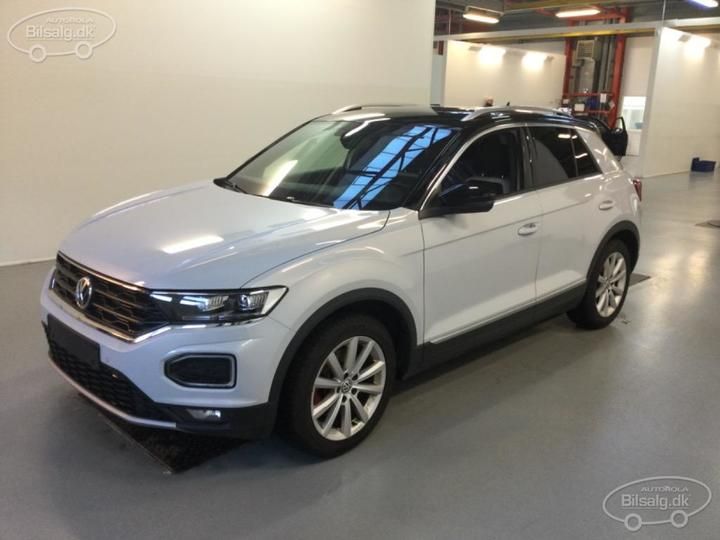 VOLKSWAGEN T-ROC SUV 2019 wvgzzza1zlv038607