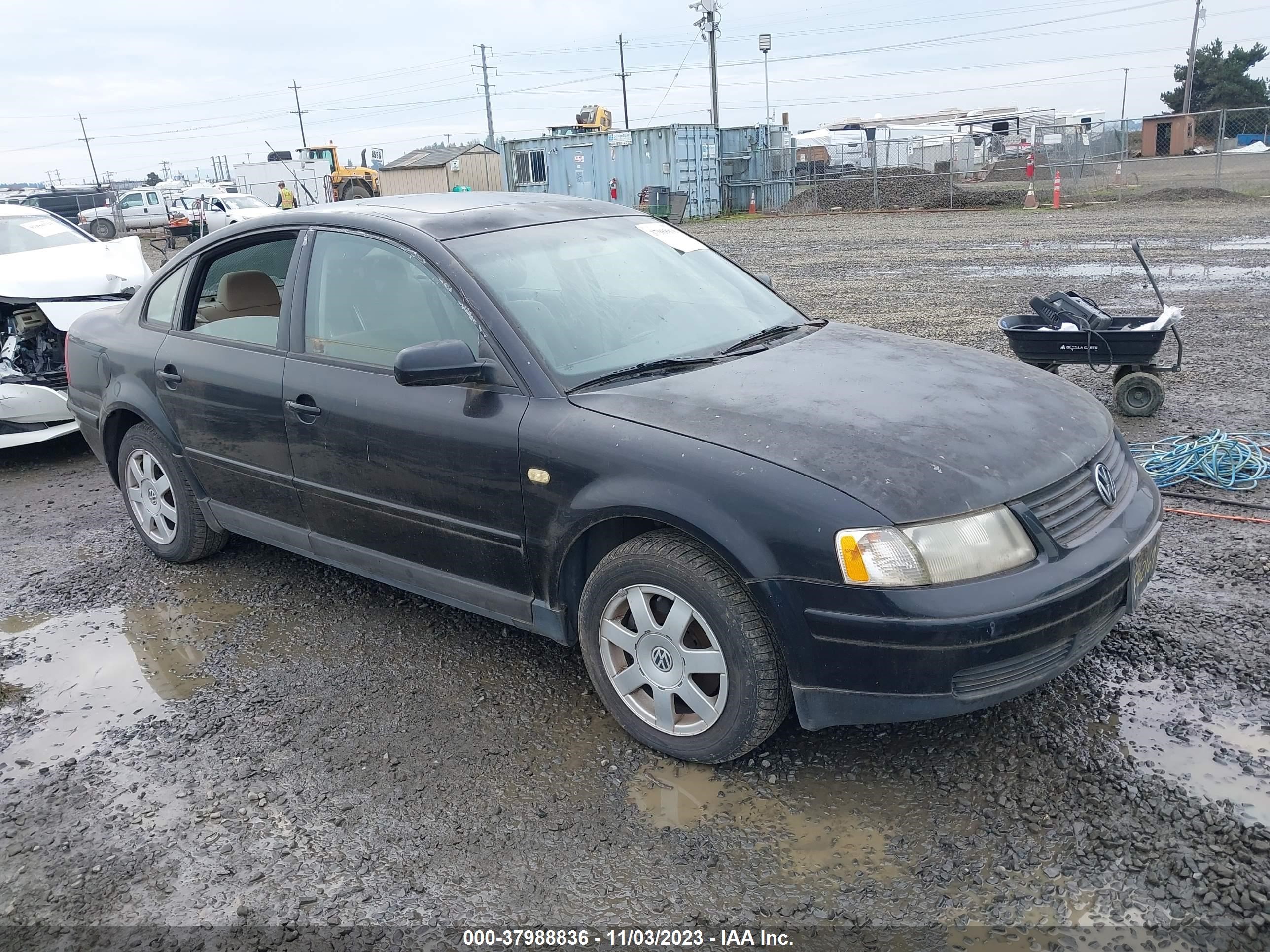 VOLKSWAGEN PASSAT 2001 wvwac63b01p011388