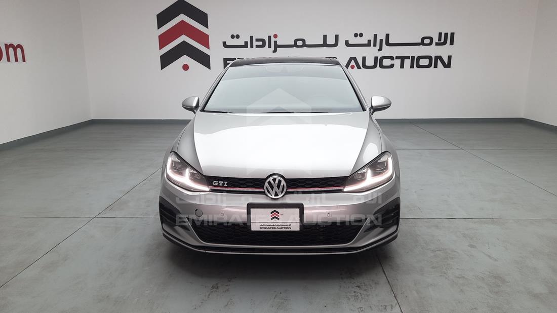 VOLKSWAGEN GOLF 2018 wvwfl2au7jw034126