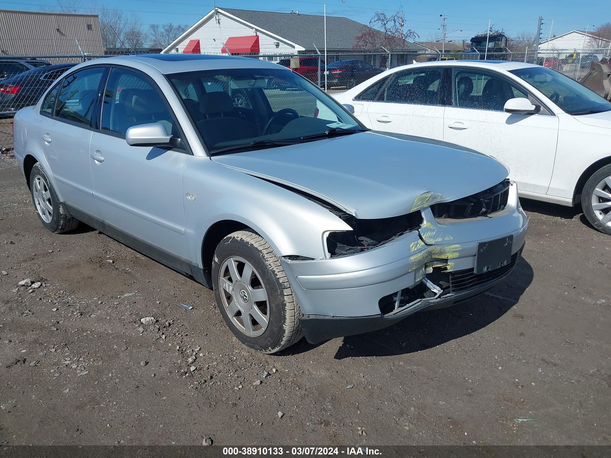 VOLKSWAGEN PASSAT 2000 wvwma23b7yp357900