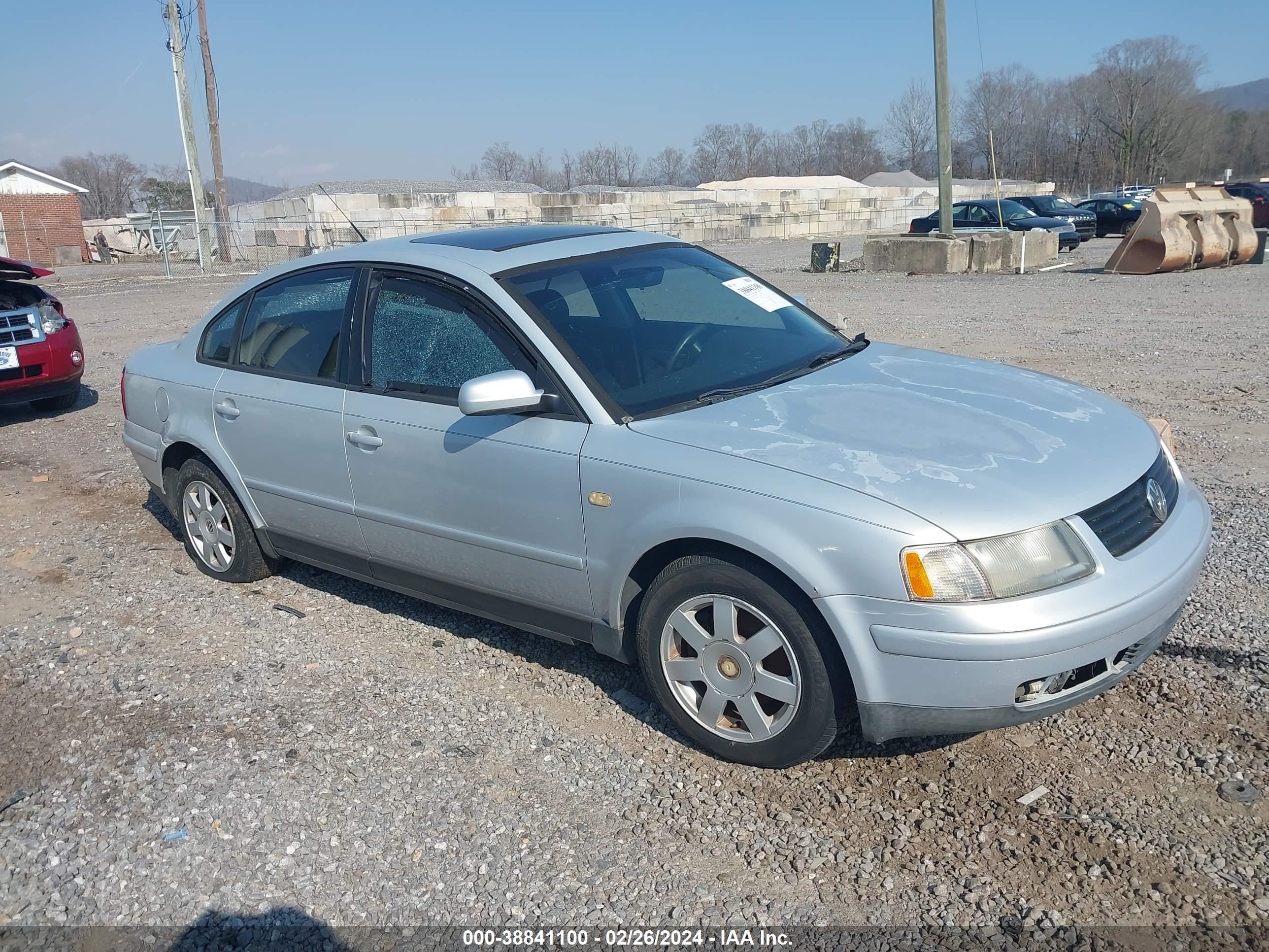 VOLKSWAGEN PASSAT 1999 wvwma63b7xe235636