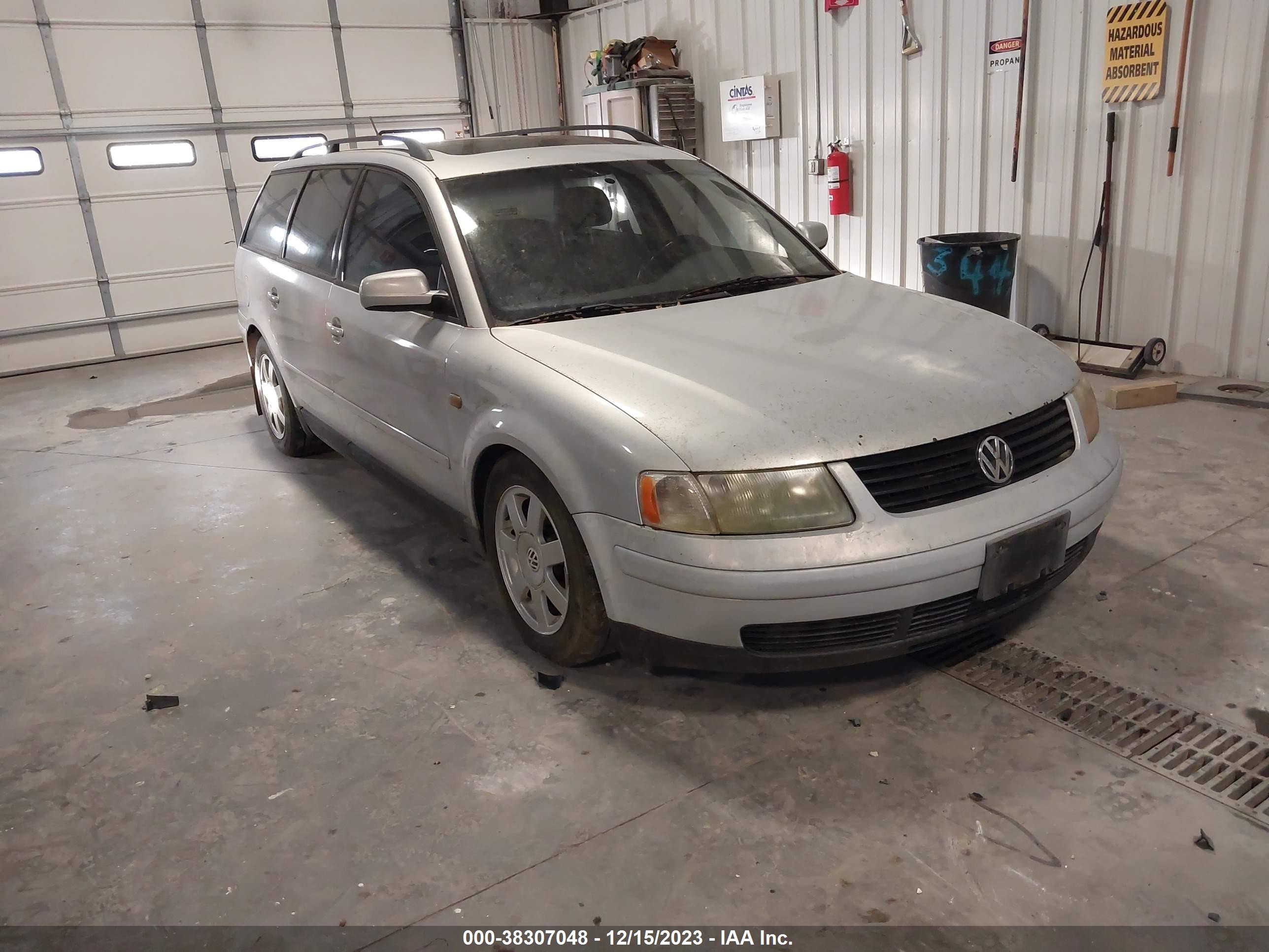 VOLKSWAGEN PASSAT 2000 wvwna23b0ye378023