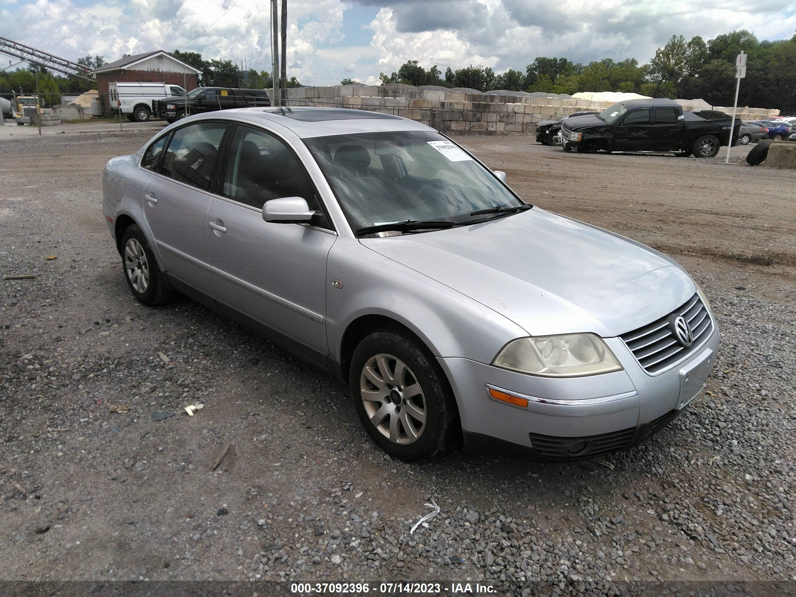 VOLKSWAGEN PASSAT 2002 wvwpd63b32p364586