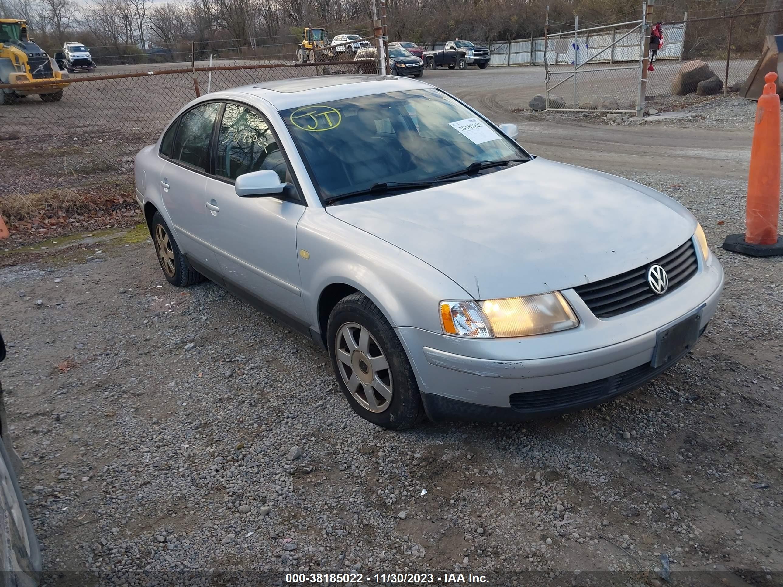 VOLKSWAGEN PASSAT 1999 wvwpd63b9xe499994