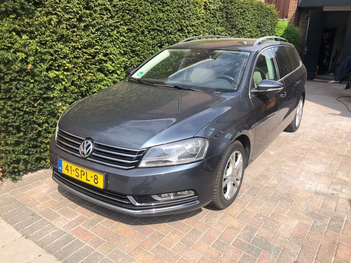 VOLKSWAGEN PASSAT 2011 wvwzzz3czce089730