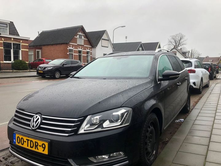 VOLKSWAGEN PASSAT 2012 wvwzzz3czce106088