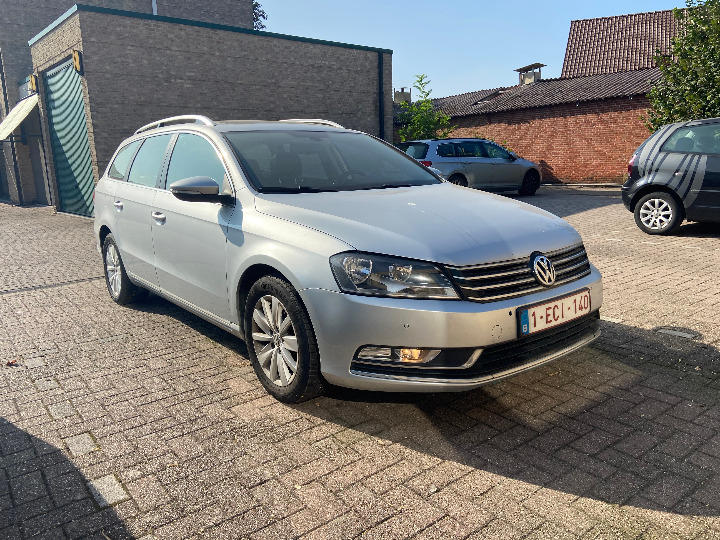 VOLKSWAGEN PASSAT 2012 wvwzzz3czde051139