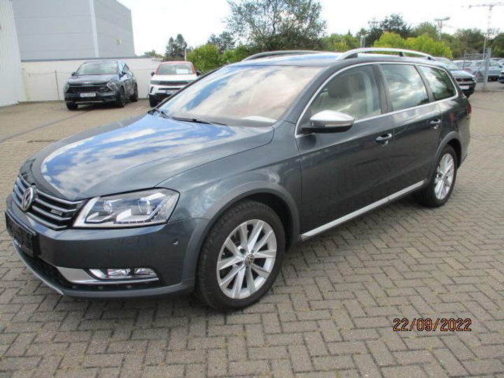 VOLKSWAGEN PASSAT 2013 wvwzzz3czee081645