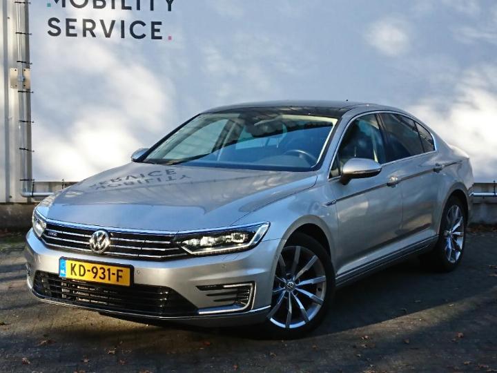 VOLKSWAGEN PASSAT 2015 wvwzzz3czge017095