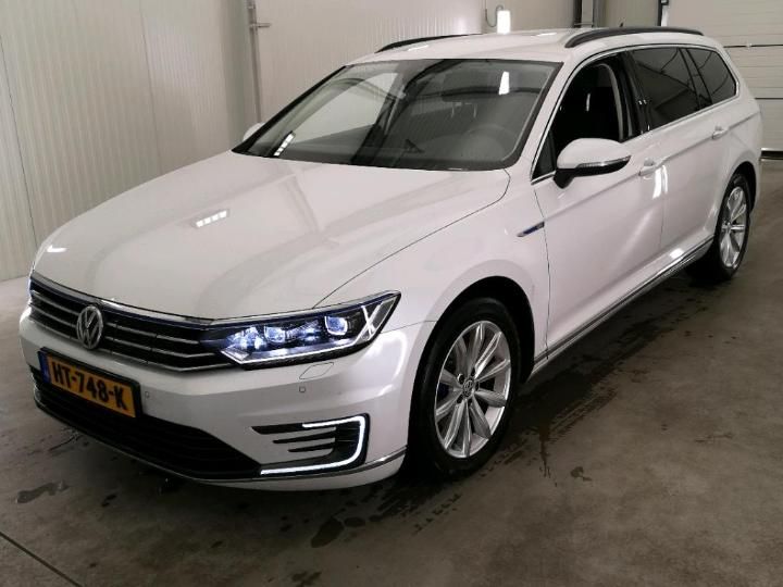 VOLKSWAGEN PASSAT 2015 wvwzzz3czge038215