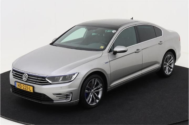 VOLKSWAGEN PASSAT 2015 wvwzzz3czge051196