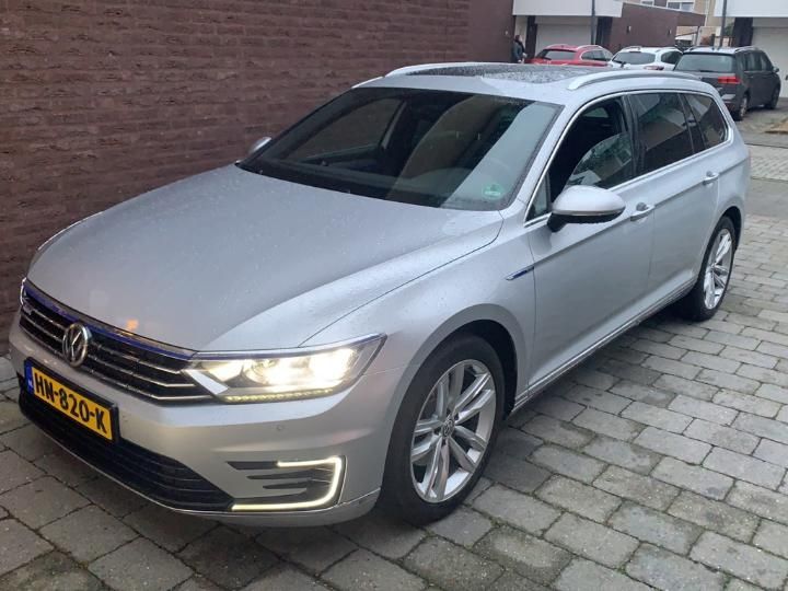 VOLKSWAGEN PASSAT 2015 wvwzzz3czge052182