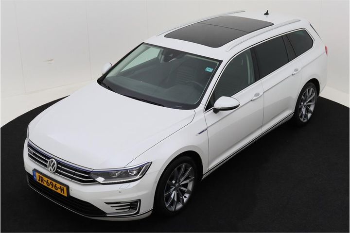 VOLKSWAGEN PASSAT 2015 wvwzzz3czge053631