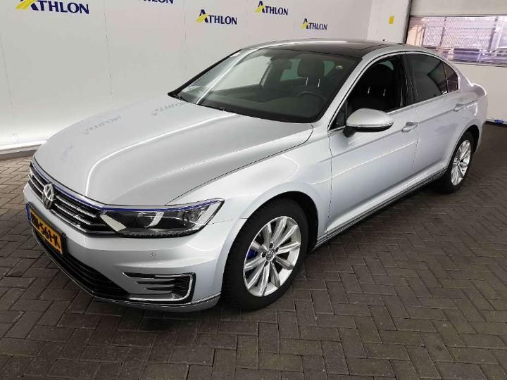 VOLKSWAGEN PASSAT 2015 wvwzzz3czge056580