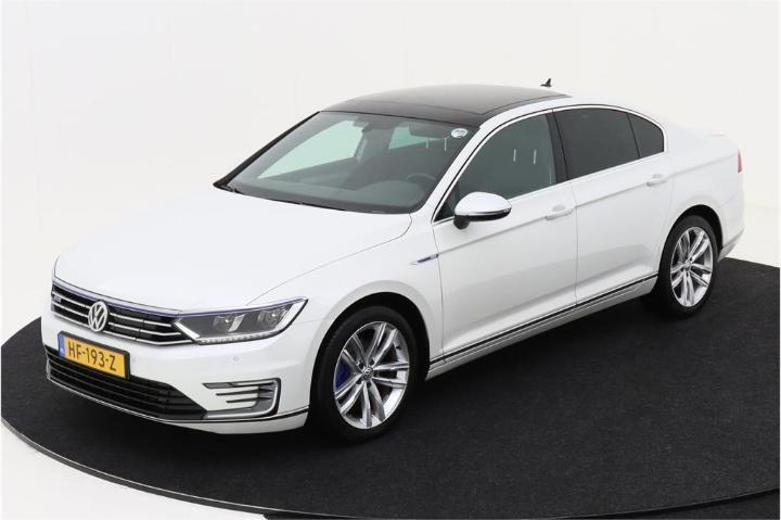 VOLKSWAGEN PASSAT 2015 wvwzzz3czge056745