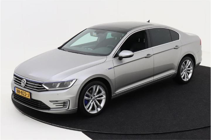 VOLKSWAGEN PASSAT 2015 wvwzzz3czge066297