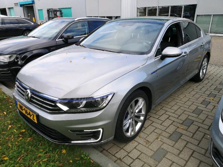 VOLKSWAGEN PASSAT 2015 wvwzzz3czge067333