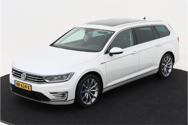 VOLKSWAGEN PASSAT 2015 wvwzzz3czge067398