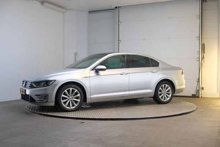 VOLKSWAGEN PASSAT 2015 wvwzzz3czge068288