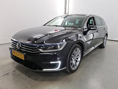 VOLKSWAGEN PASSAT 2015 wvwzzz3czge068425