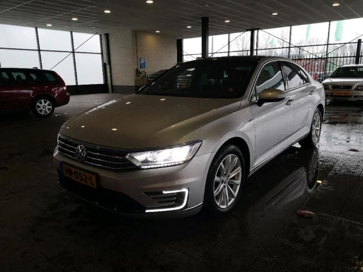 VOLKSWAGEN PASSAT 2015 wvwzzz3czge068591