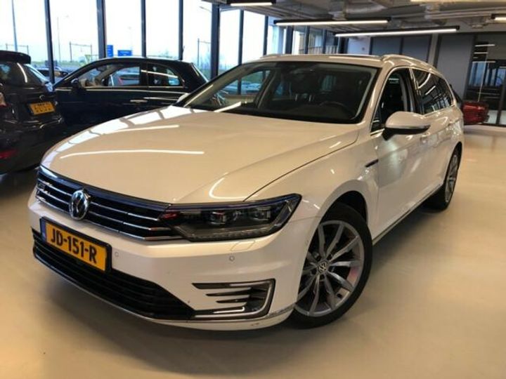 VOLKSWAGEN PASSAT 2015 wvwzzz3czge068913