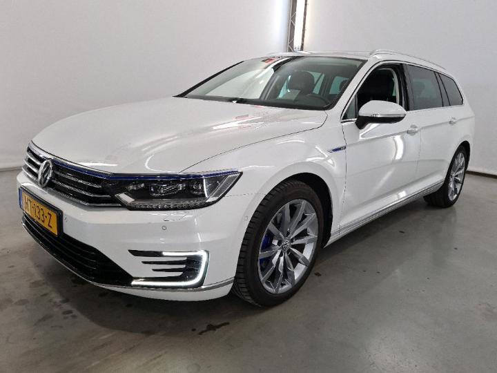 VOLKSWAGEN PASSAT 2015 wvwzzz3czge068993