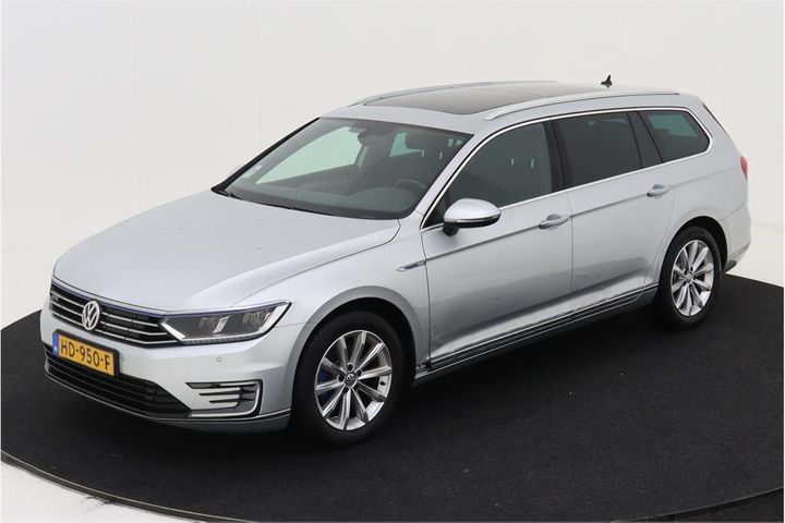 VOLKSWAGEN PASSAT 2015 wvwzzz3czge070360