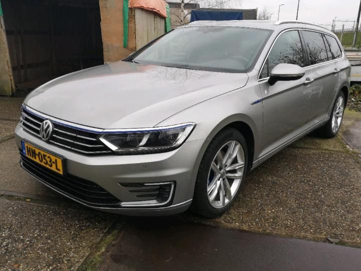 VOLKSWAGEN PASSAT 2015 wvwzzz3czge071122