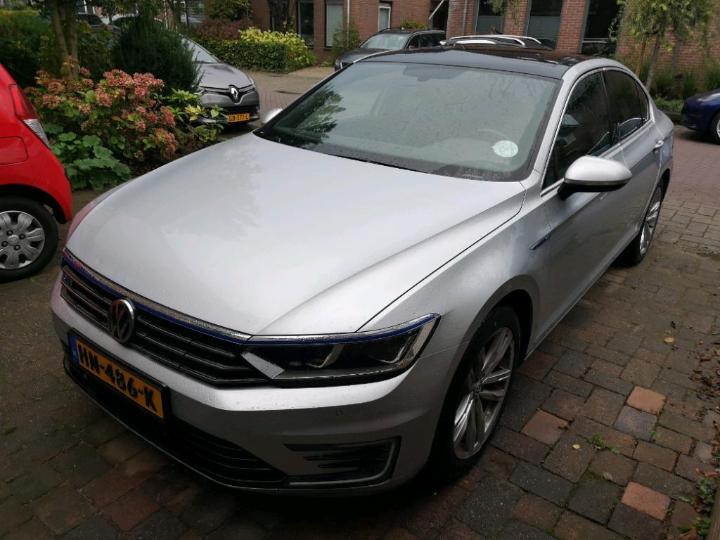 VOLKSWAGEN PASSAT 2015 wvwzzz3czge071282