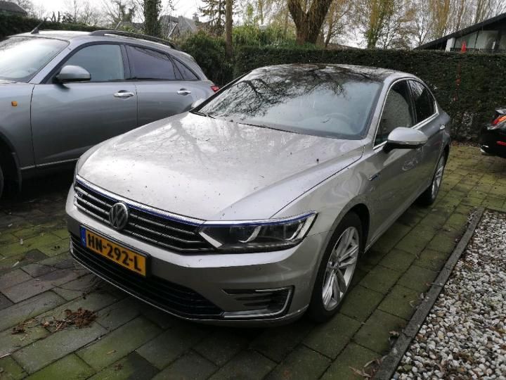 VOLKSWAGEN PASSAT 2015 wvwzzz3czge071326