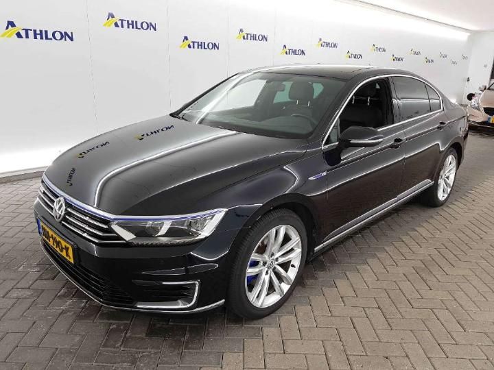 VOLKSWAGEN PASSAT 2015 wvwzzz3czge071565