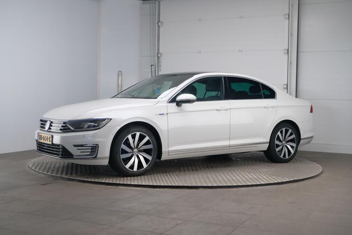 VOLKSWAGEN PASSAT 2015 wvwzzz3czge071760