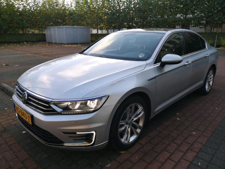 VOLKSWAGEN PASSAT 2015 wvwzzz3czge071840