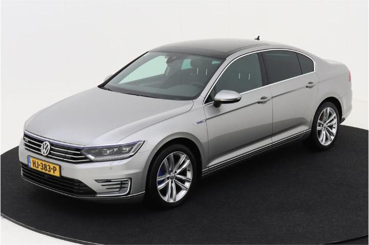 VOLKSWAGEN PASSAT 2015 wvwzzz3czge079559