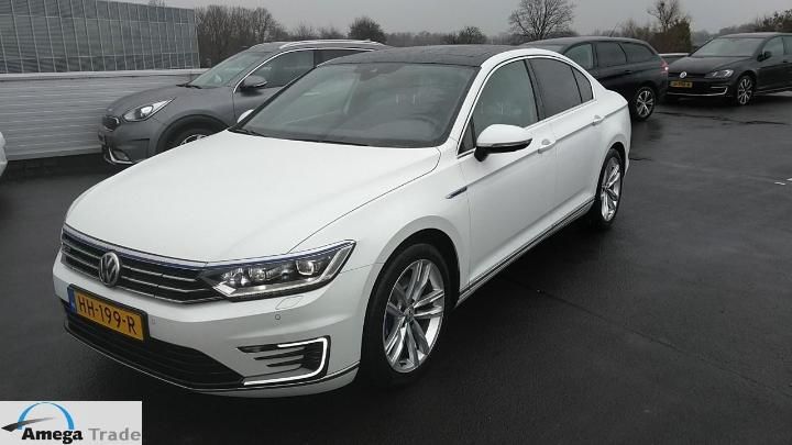 VOLKSWAGEN PASSAT 2015 wvwzzz3czge080077