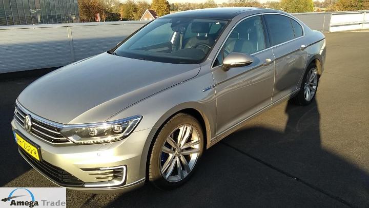 VOLKSWAGEN PASSAT 2015 wvwzzz3czge081114