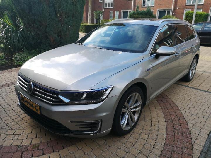 VOLKSWAGEN PASSAT 2015 wvwzzz3czge081155