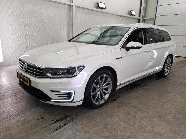 VOLKSWAGEN PASSAT 2015 wvwzzz3czge082177