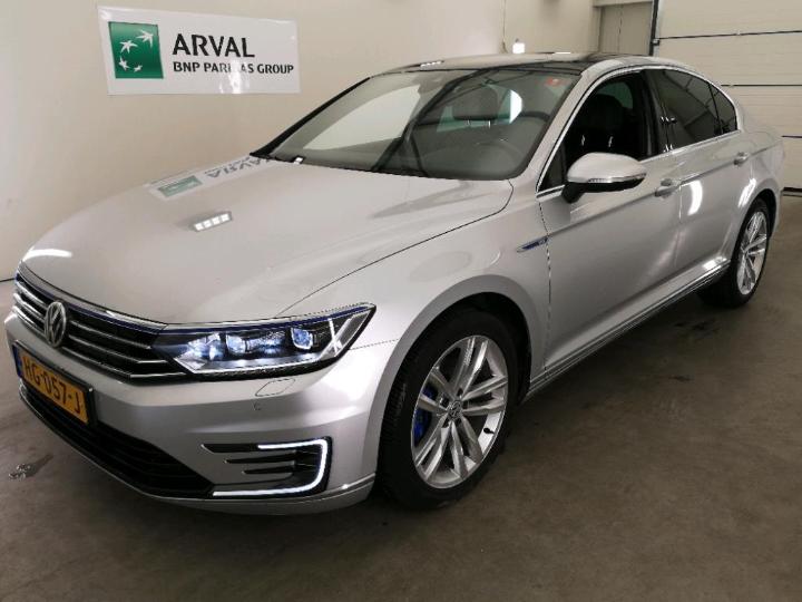 VOLKSWAGEN PASSAT 2015 wvwzzz3czge083499