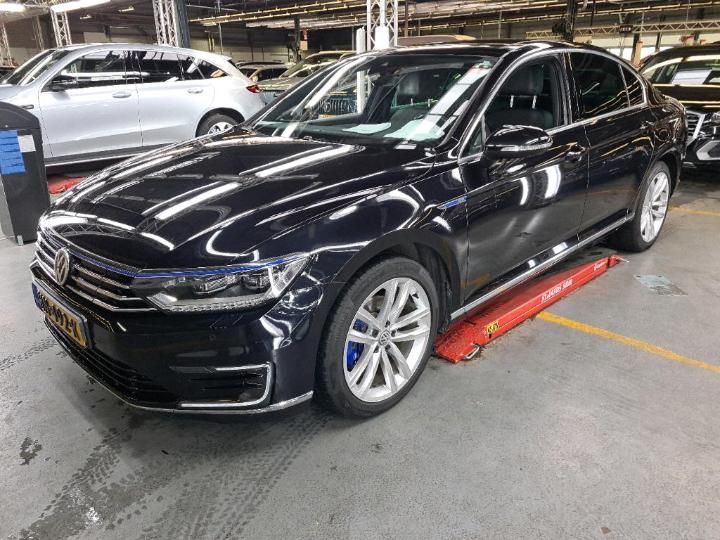 VOLKSWAGEN PASSAT 2015 wvwzzz3czge090123